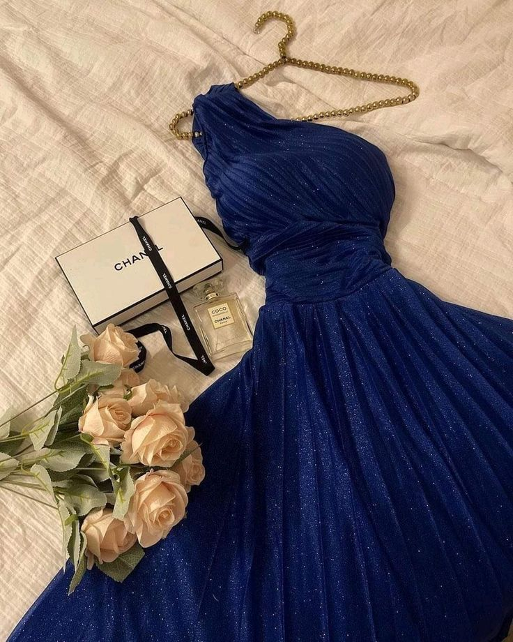 Robe de soirée longue bleu roi asymétrique, coupe trapèze, DP3328