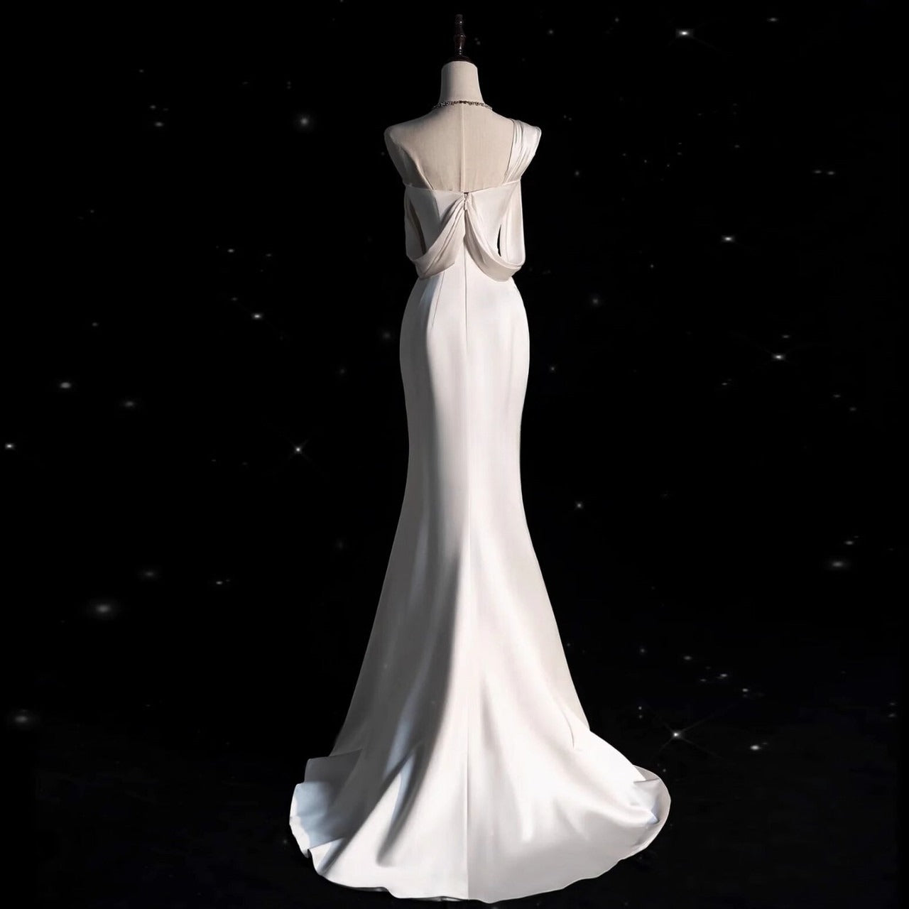 Elegant One-Shoulder Satin Mermaid Wedding Dress Draped Bridal Gown DP7049