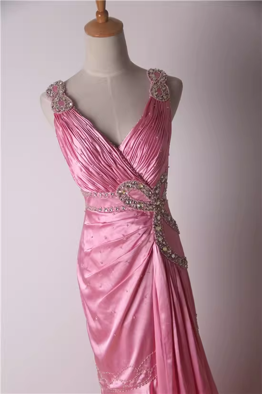 Glamouröses, pinkfarbenes Meerjungfrauen-Abendkleid aus Satin mit Perlenbesatz und Raffungen DP7622