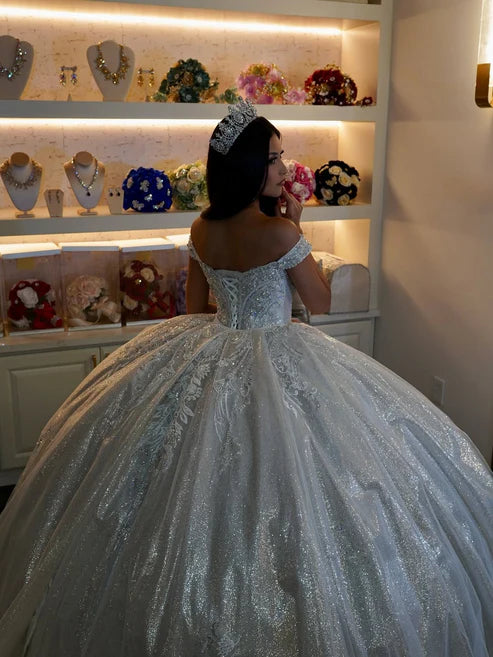 Robe de bal élégante bleu clair à épaules dénudées, bustier cœur, en tulle à sequins DP7232