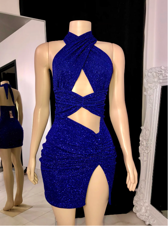 Silbernes, glänzendes Neckholder-Partykleid mit Cut-Outs und figurbetontem Design, DP2607