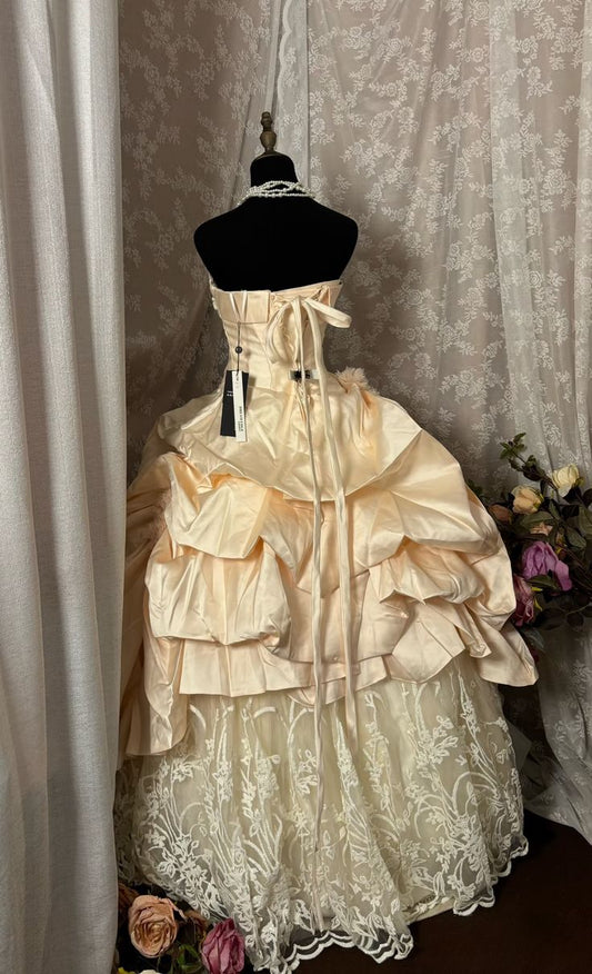 Robe de bal bustier vintage champagne en satin et dentelle à volants pour Sweet 15 Quinceañera DP7568