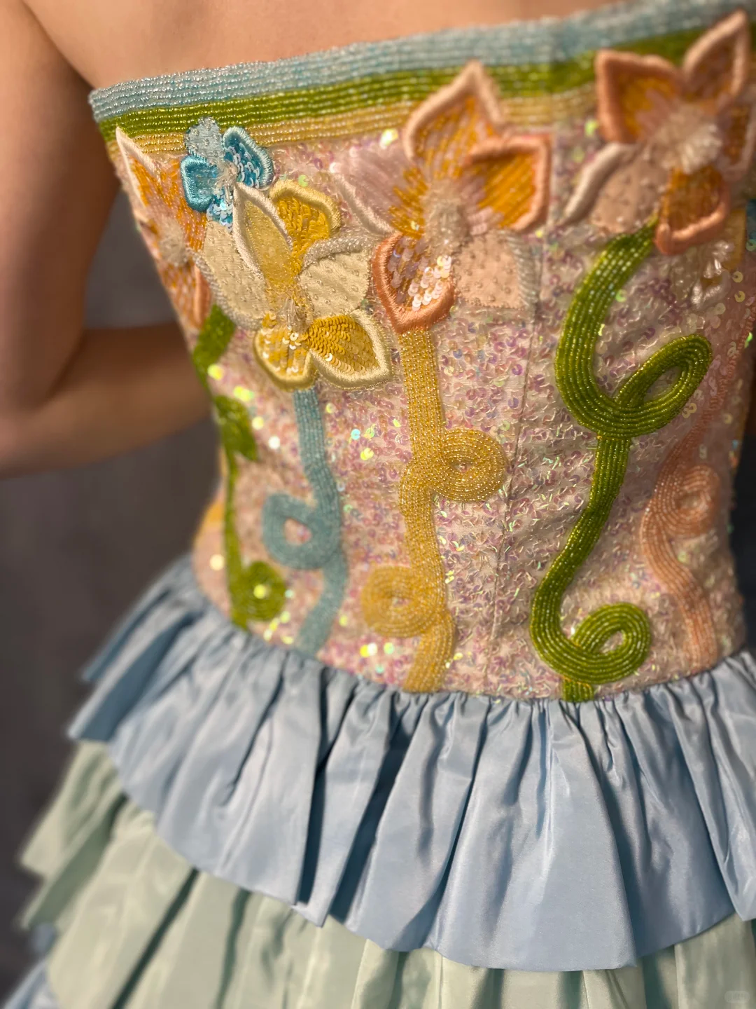 Robe de soirée courte à volants, style trapèze, sans bretelles, motif floral, style rétro et coloré, DP6059
