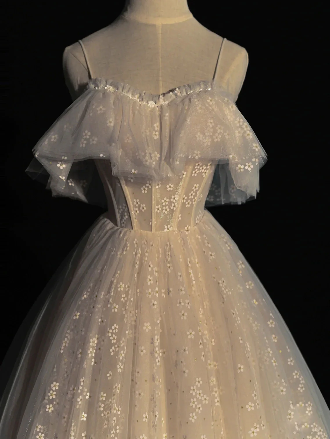 Robe de soirée longue blanche à bretelles spaghetti et épaules dénudées, coupe trapèze, en tulle et dentelle, DP3611