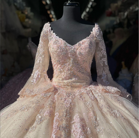Hellrosa Quinceanera-Kleid mit halblangen Ärmeln und Tüll-Pailletten, DP2677