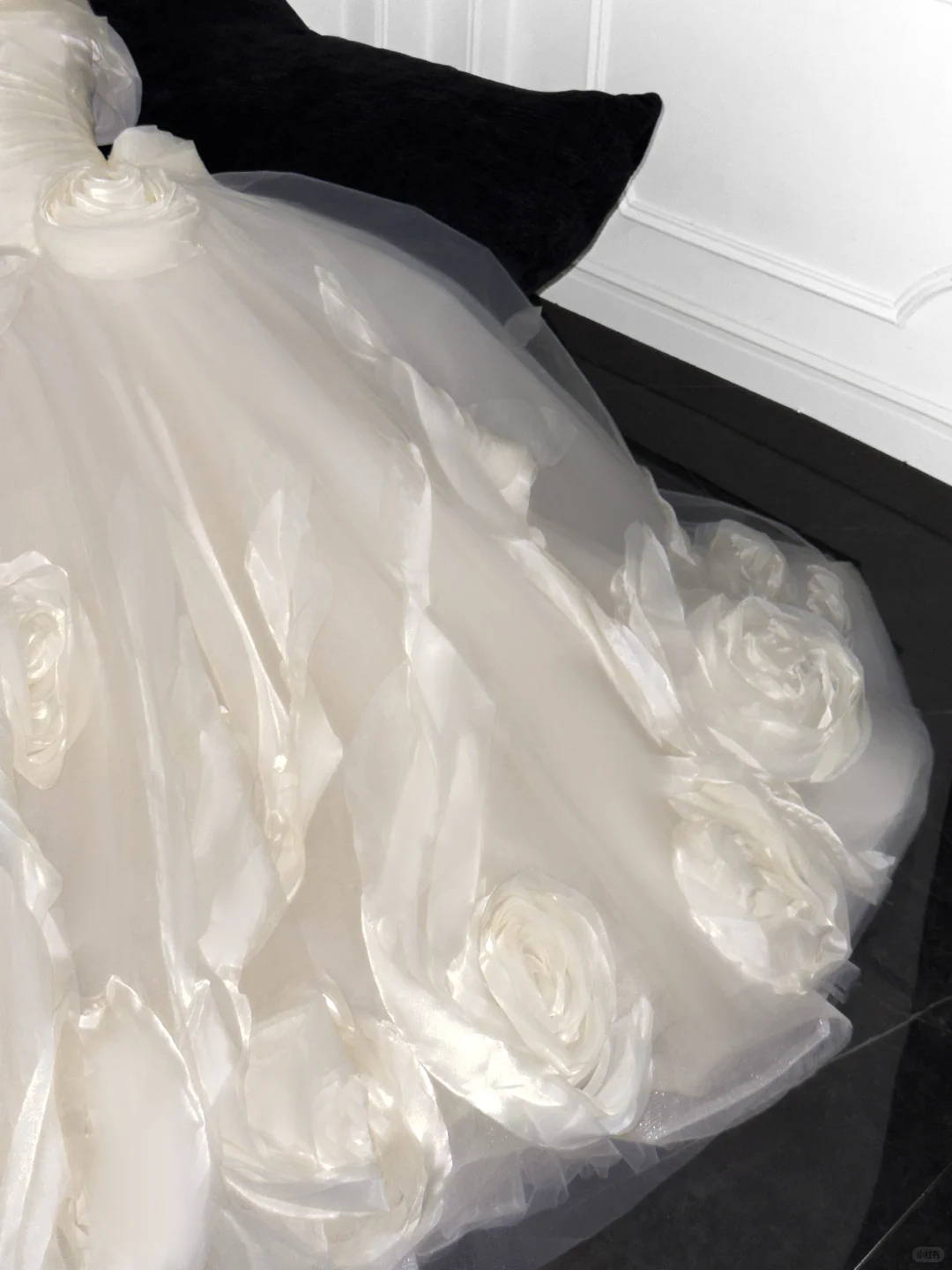 Elegantes Elfenbein 3D Blumen Design A-Linie Tüll Brautkleid Ballkleid Abendkleid Ballkleid DP6221