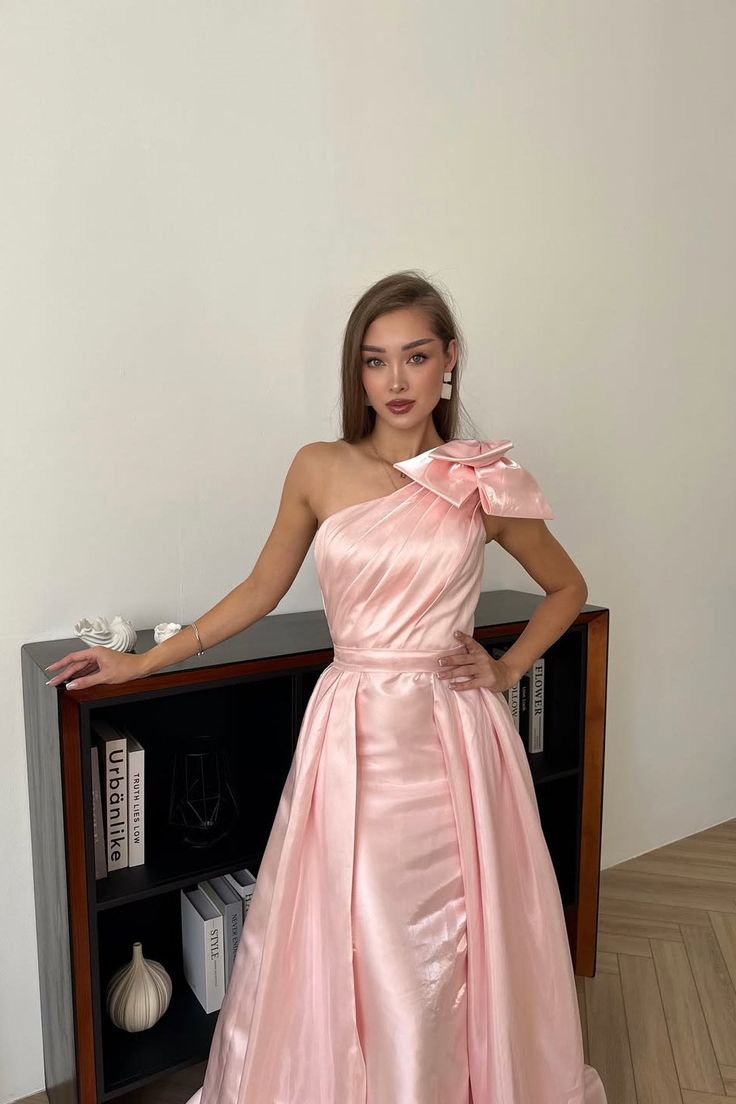 Glamouröses pinkes, schulterfreies Satin-A-Linien-Abendkleid DP8406