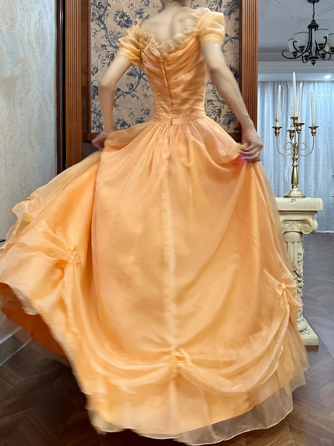 Traumhaftes pfirsichfarbenes Tüll-Prinzessinnenkleid mit Puffärmeln, Sweet 16 Quinceañera Ballkleid DP7946