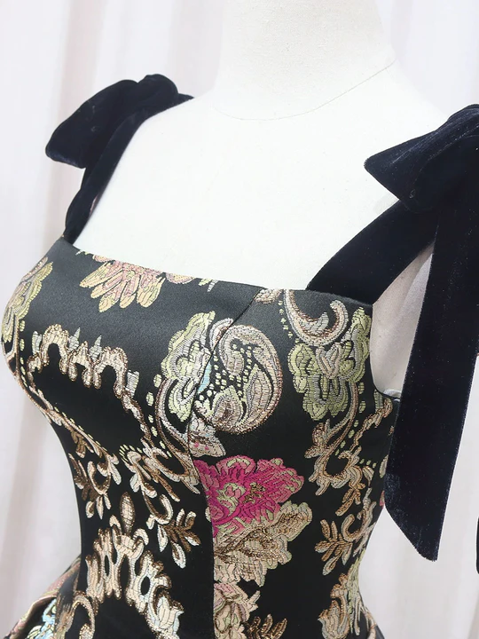 Robe de soirée trapèze en satin à bretelles spaghetti et appliques florales vintage DP6061