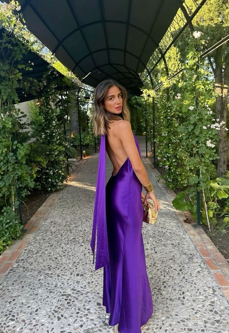 Lila Neckholder Open Back Schlichtes Satin Partykleid Hochzeitsgastkleid DP3860