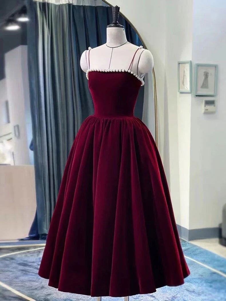 Robe de soirée trapèze en velours bordeaux rétro à bretelles spaghetti et perles DP6077