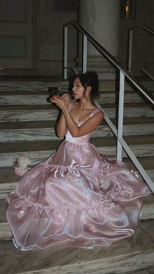 Verträumtes, rosa schimmerndes, romantisches Ballkleid mit Stufenrüschen für Sweet 15 Quinceañera DP7918