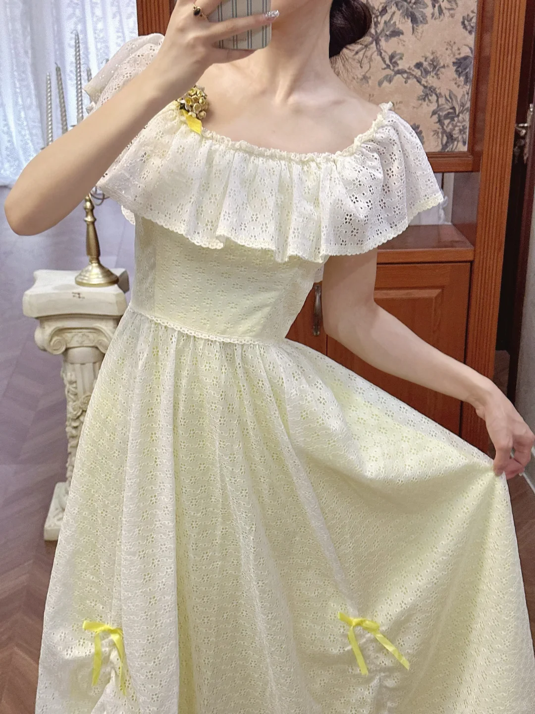 Elegant Yellow Eyelet Off-Shoulder Prom Dress DP7948