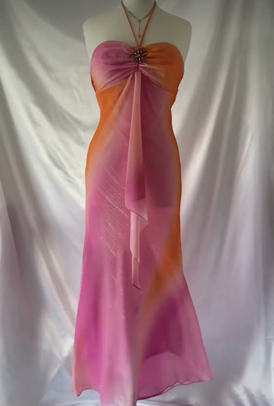 Rosa Neckholder-Etuikleid aus Chiffon im Vintage-Stil mit Farbverlauf, DP3657
