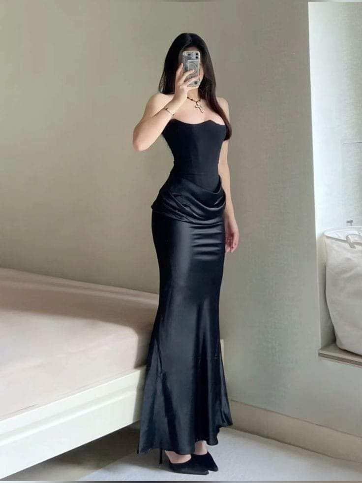 Sexy schwarzes trägerloses langes Abendkleid im Meerjungfrauen-Stil aus Satin, DP3723