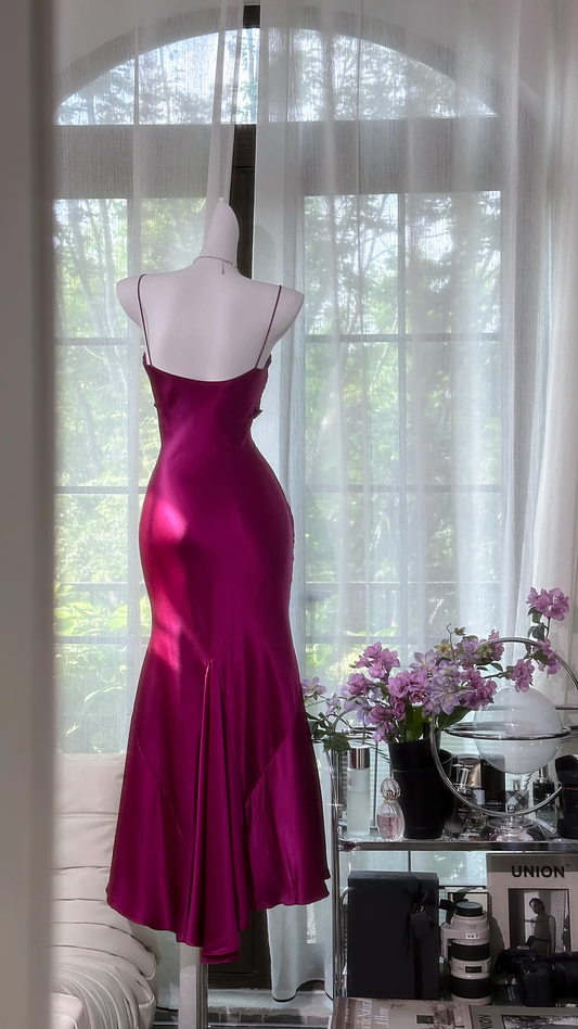 Robe de bal longue fourreau fuchsia vintage en satin plissé à bretelles spaghetti, DP6547