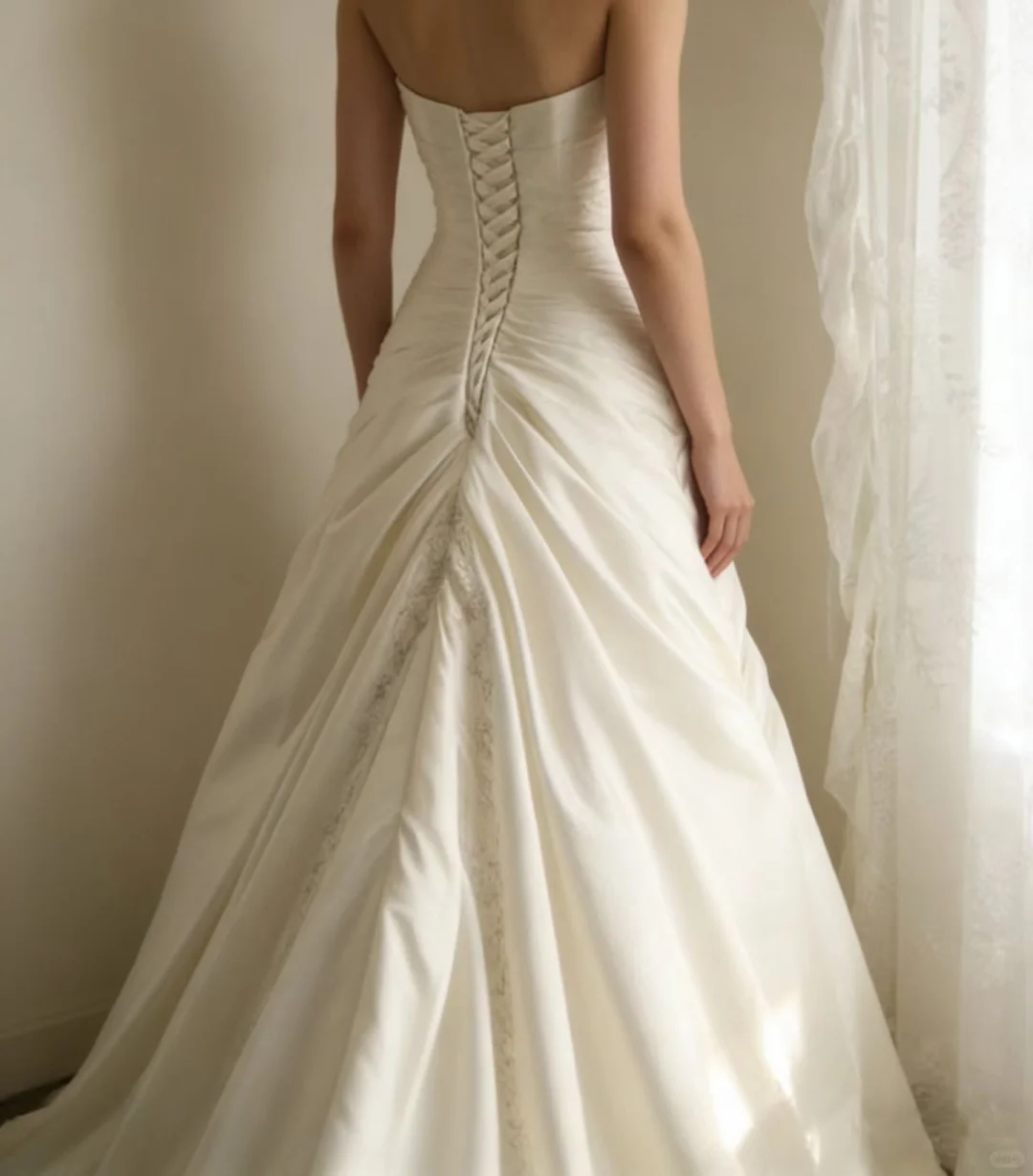 Vintage Cream Satin Halter-Neck Ruched Bodice 3D Flower Wedding Dress DP7642