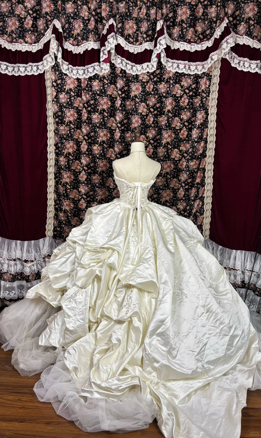 Gorgeous Ivory Satin Tulle Sweetheart Strapless Beaded Pleated Sweet 16th Quinceanera A-Line Floor-length Evening Dress Prom Dress Ball Gown DP6277