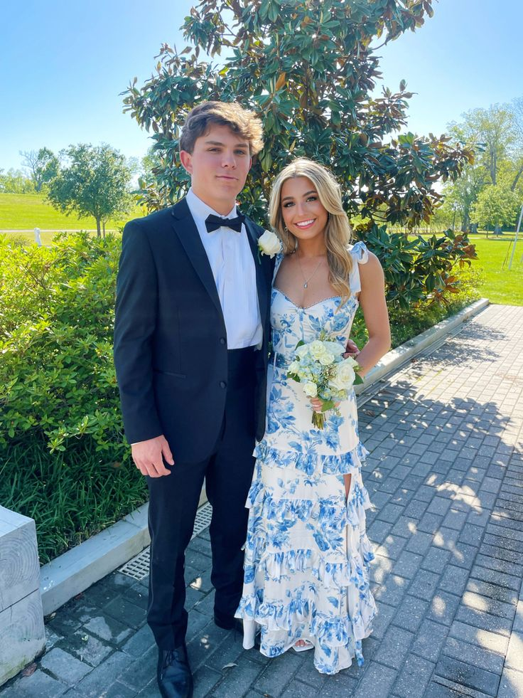 Süßes bedrucktes A-Linien-Partykleid mit Rüschen und Schlitz, DP2495