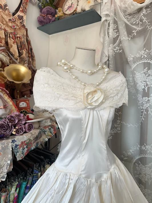 Vintage Ivory Off-the-shoulder Elegant A-Line Satin Long Evening Dress Prom Dresses DP6213