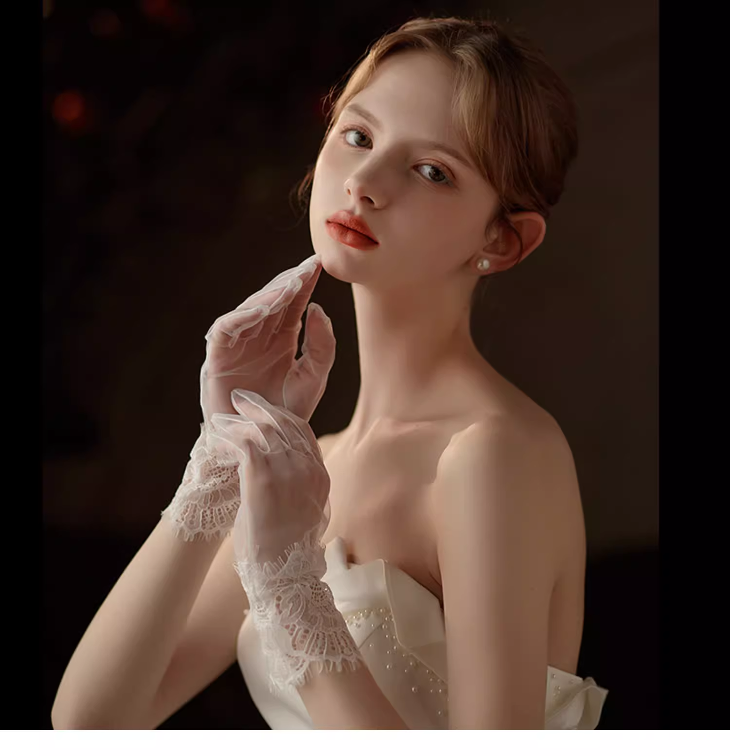Simple White Short Mesh Splicing Soft Lace Bridal Wedding Gloves, DP5300