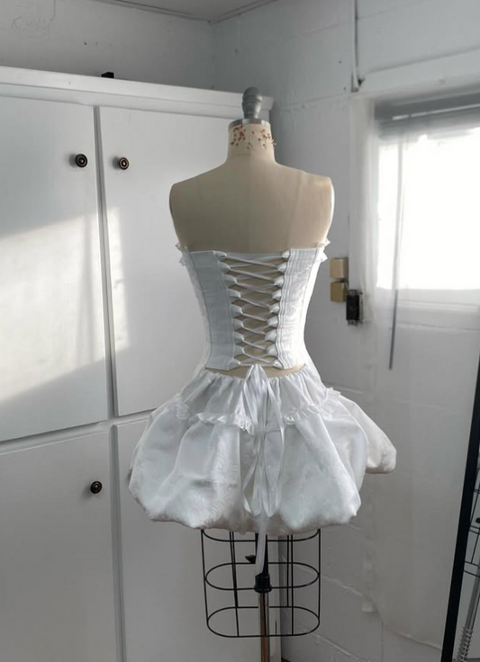 Robe de soirée courte vintage blanche sans bretelles, coupe trapèze, en dentelle, à lacets, DP5785