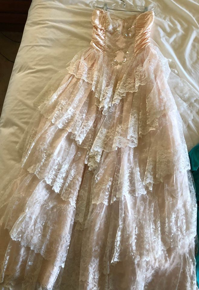 Vintage Ivory Strapless Tiered Lace Tulle A-Line Wedding Dress DP7580