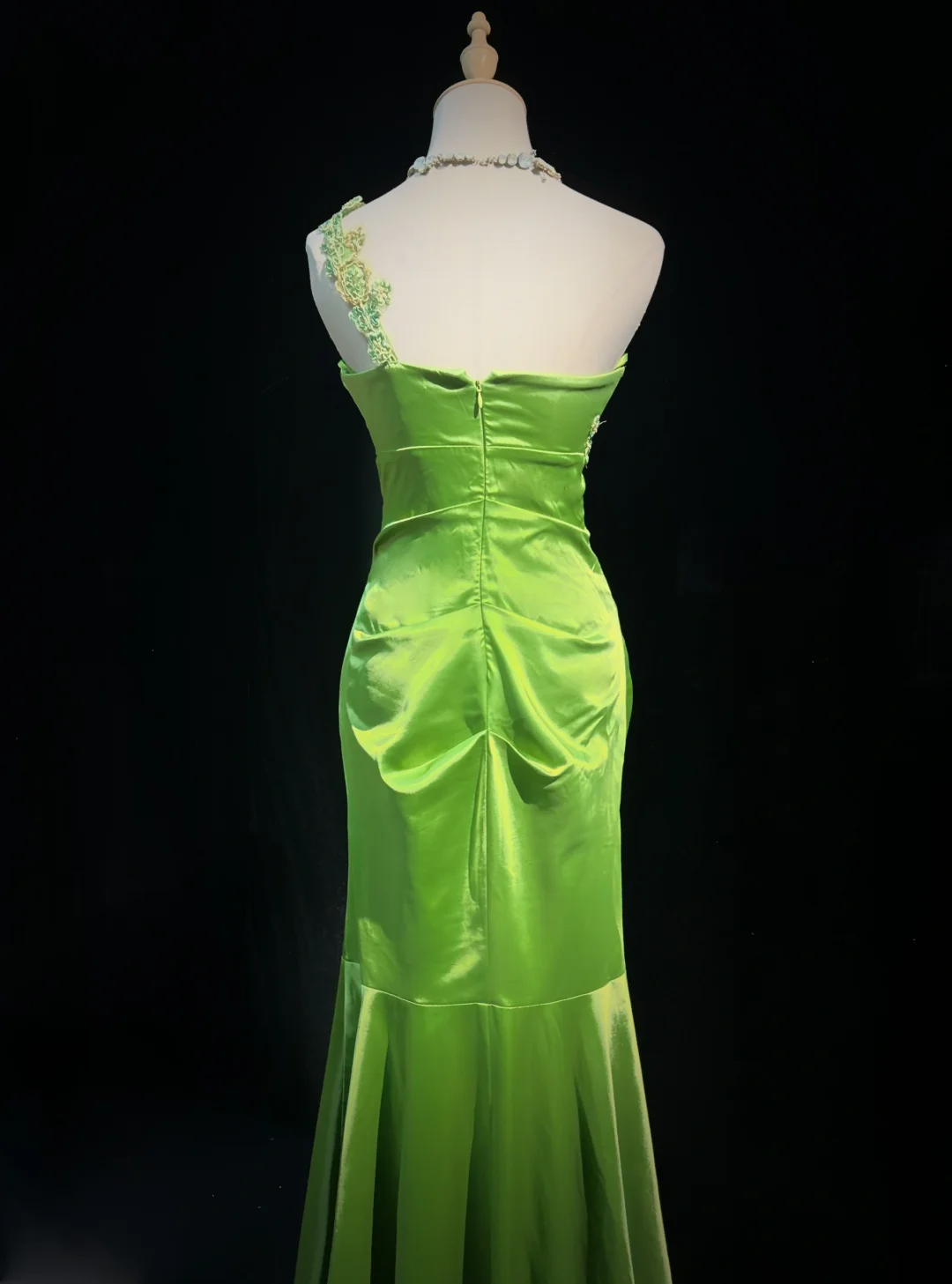 Grünes One-Shoulder Meerjungfrau Perlenbesetztes Vintage Langes Abendkleid, DP5330