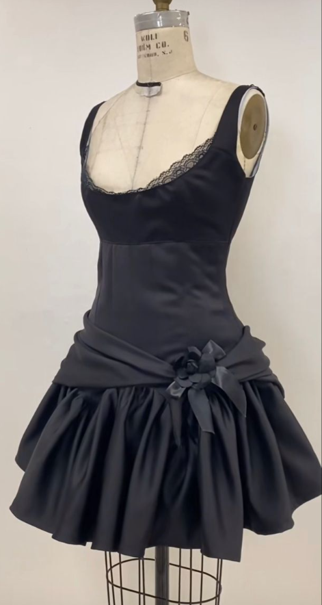 Robe de soirée noire trapèze à volants en dentelle, tenue d'anniversaire vintage, DP3287
