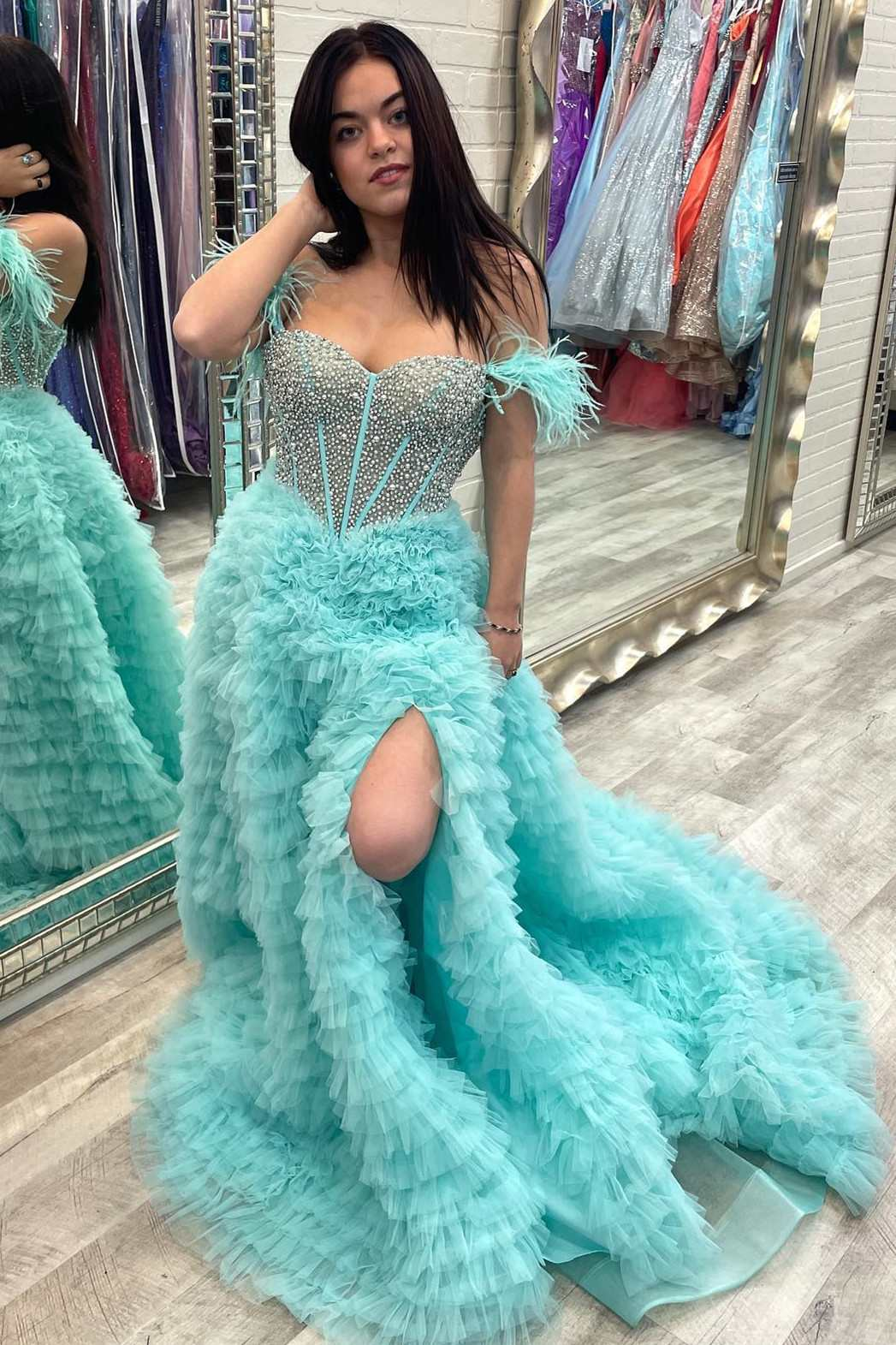 Robe de soirée longue rose vif à épaules dénudées et tulle perlé avec fente, DP1001