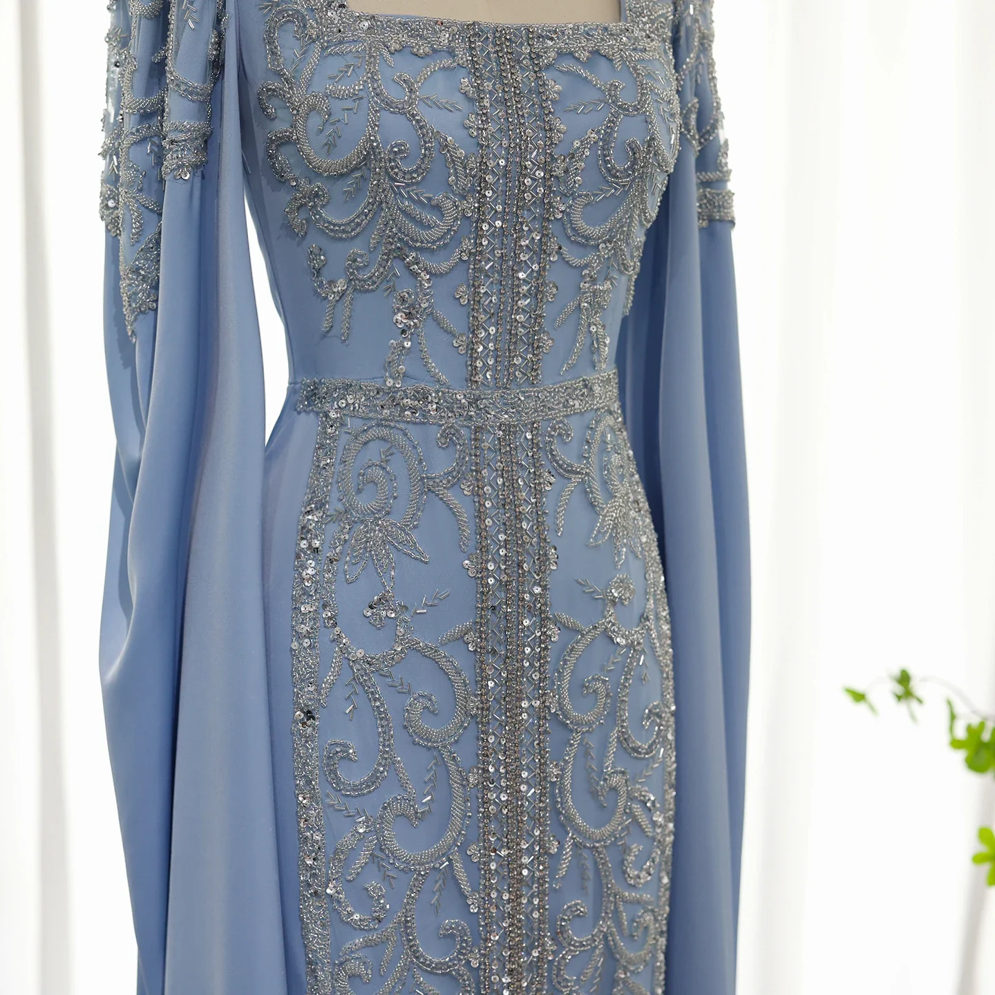 Luxuriöse blaue Meerjungfrau-Abendkleider im muslimischen Stil mit Cape-Ärmeln, Verlobungs-Partykleider, DP1093