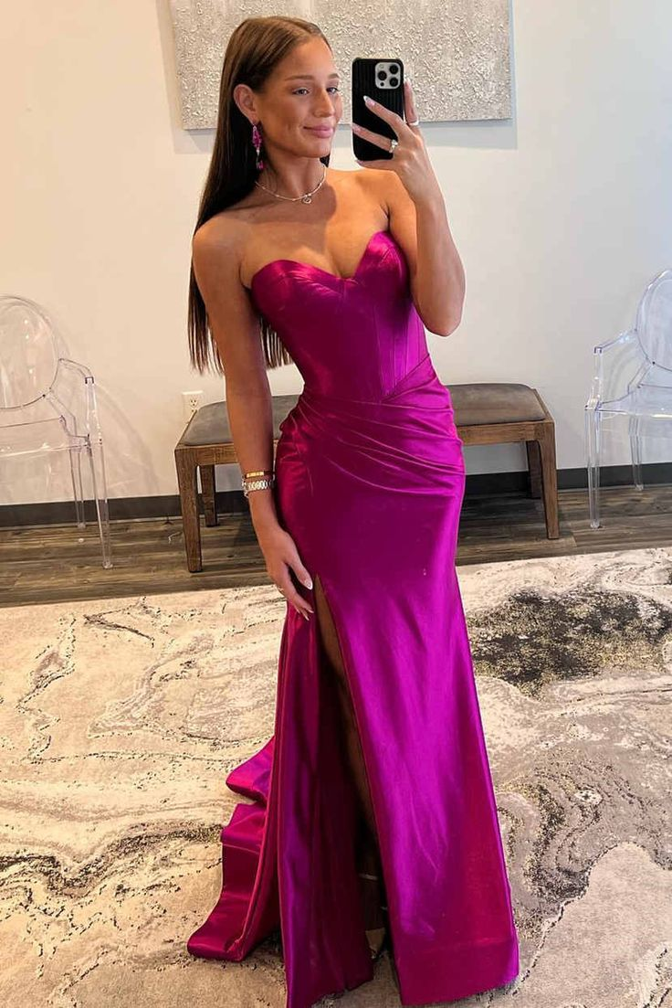Fuchsia Sweetheart Trägerloses Satin Langes Ballkleid mit Schlitz, DP1189