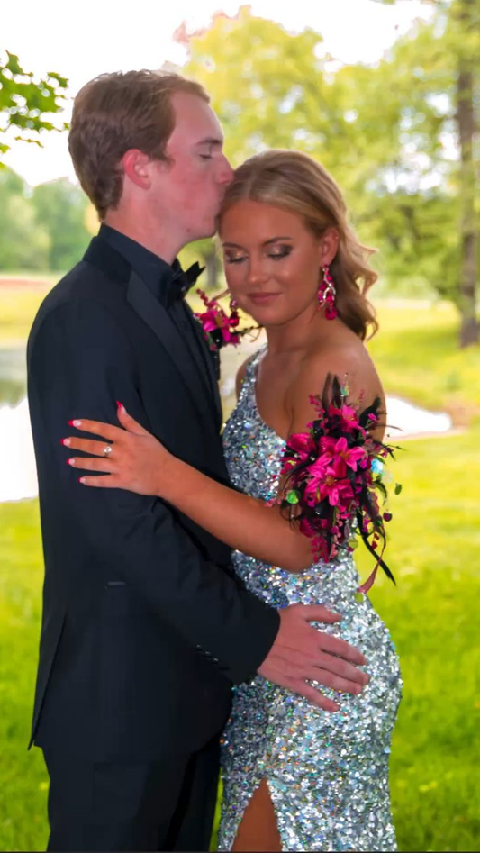 Silbernes langes Ballkleid mit Pailletten und Schlitz, DP1354