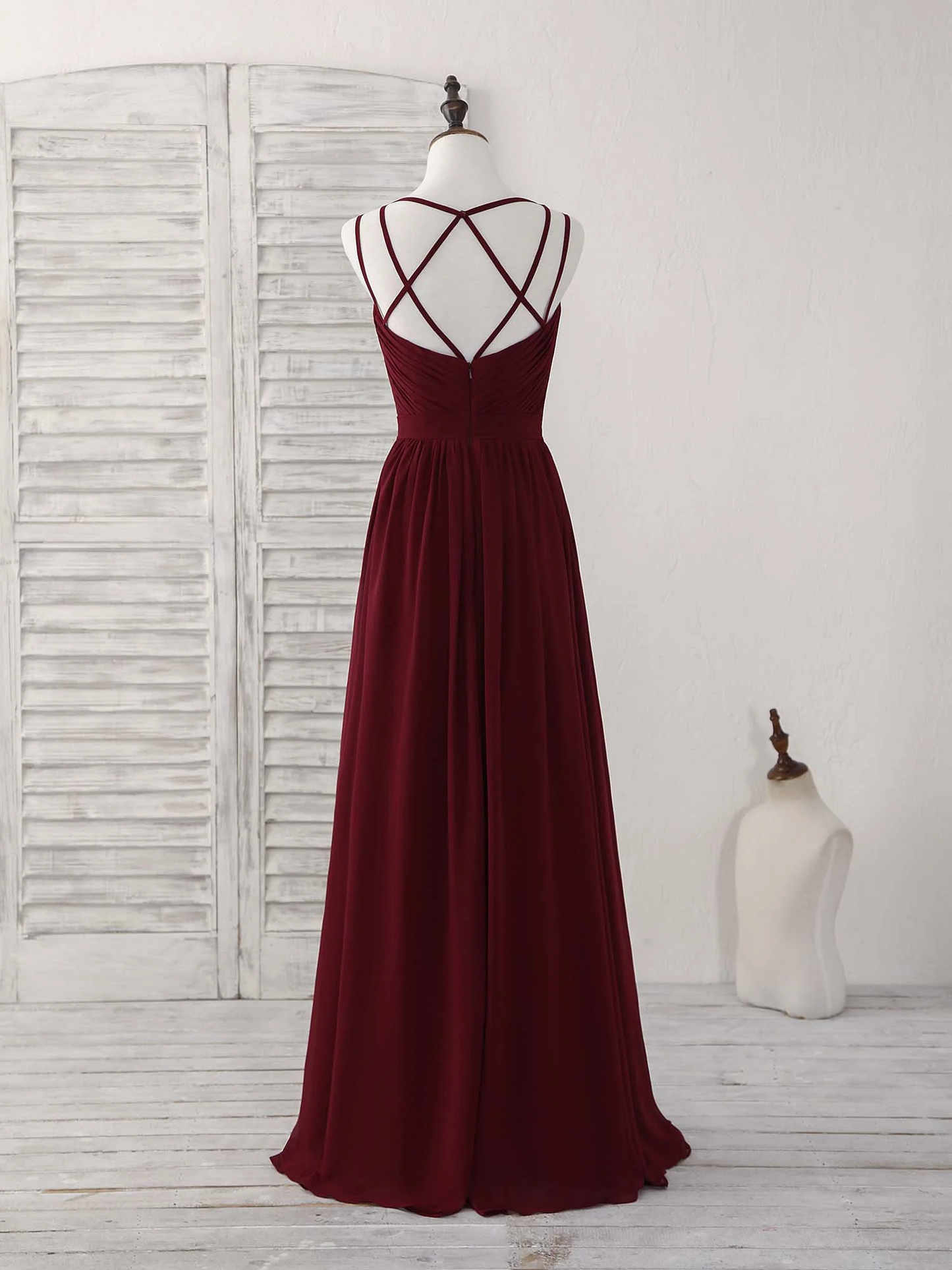 Burgunderrotes A-Linien-Partykleid mit V-Ausschnitt, Brautjungfernkleid, DP1441