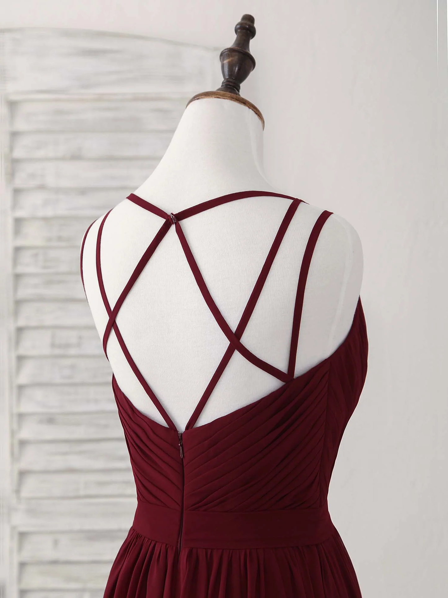 Burgunderrotes A-Linien-Partykleid mit V-Ausschnitt, Brautjungfernkleid, DP1441