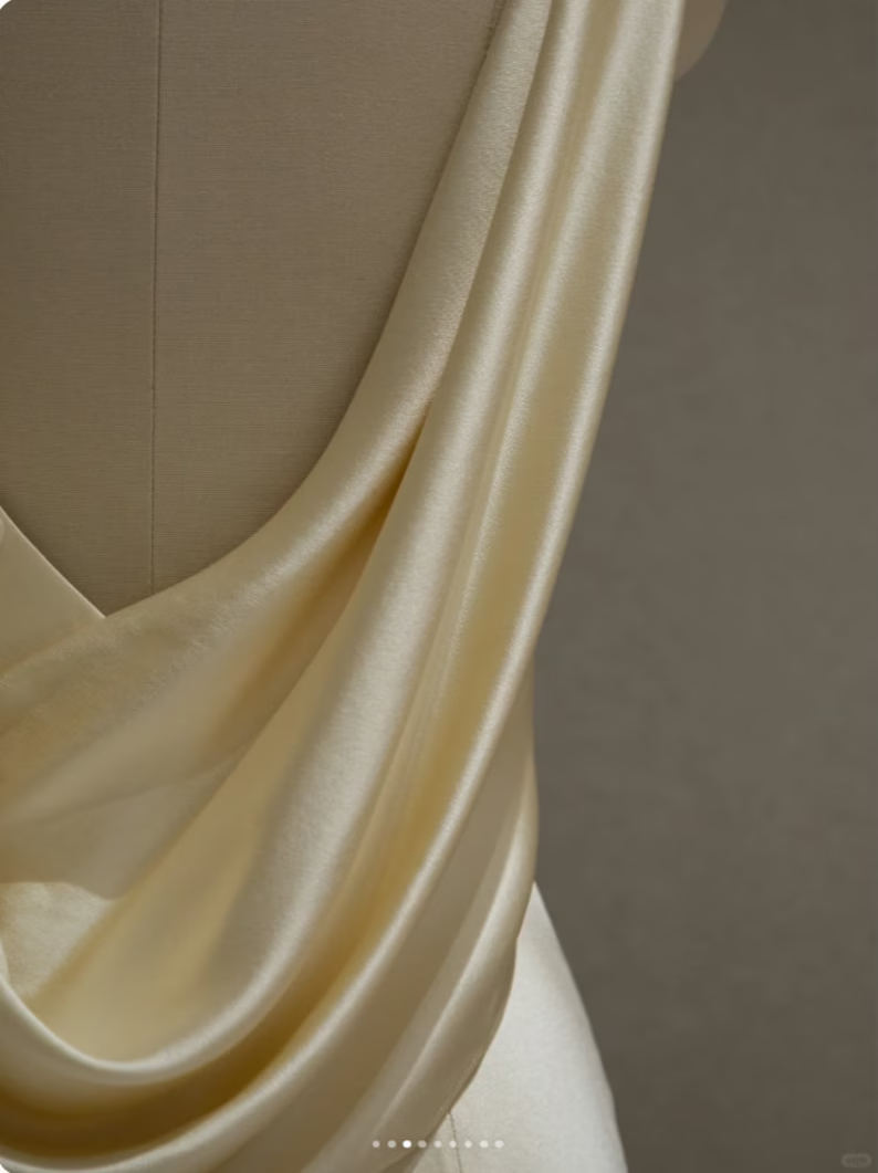 Robe de bal longue sirène dos nu en satin jaune pastel, DP1484