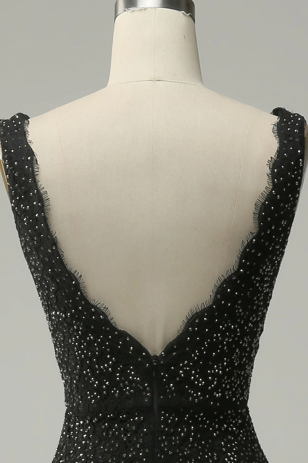 Schwarzes langes Meerjungfrau-Ballkleid mit tiefem V-Ausschnitt und Perlenbesatz, DP1526