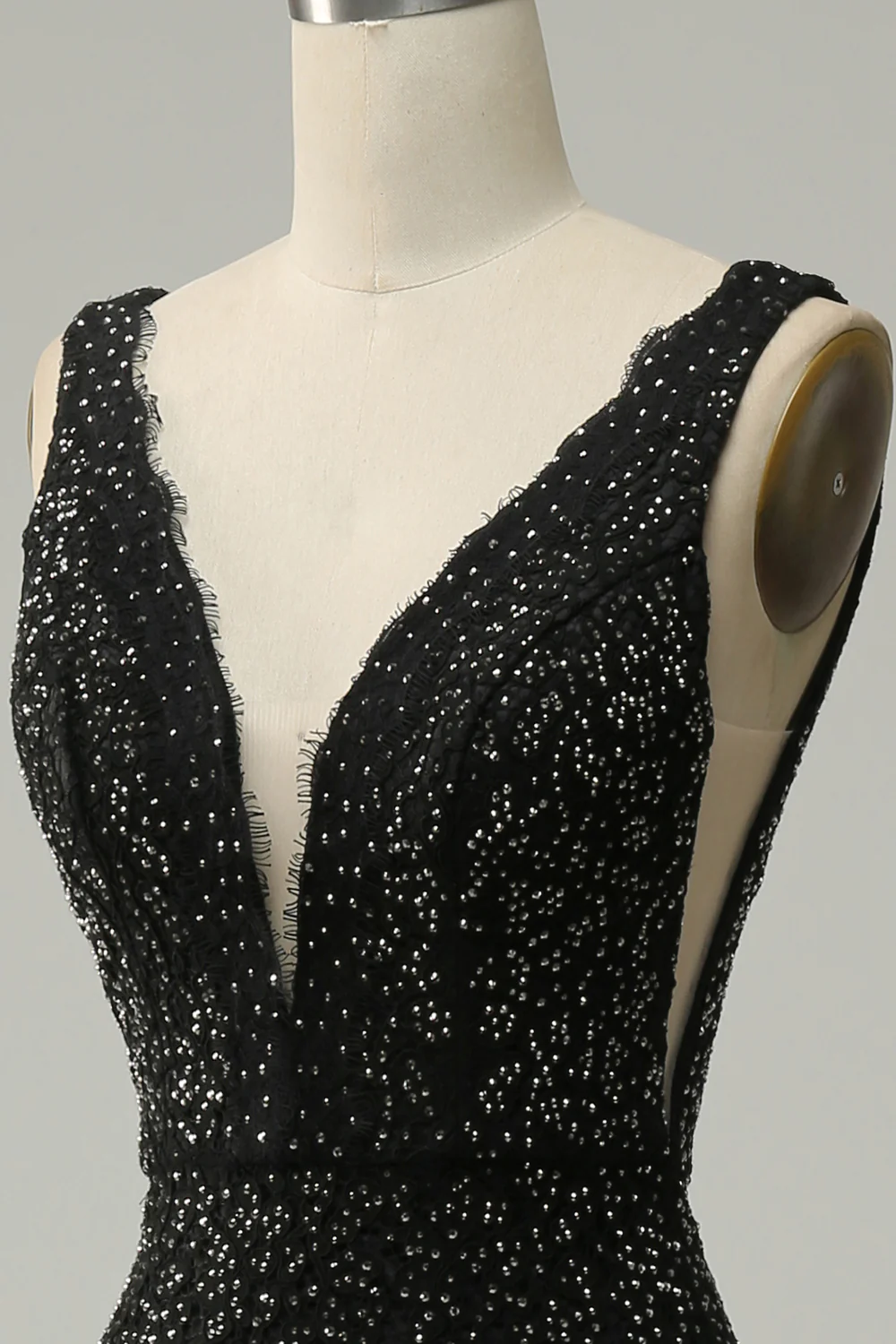 Schwarzes langes Meerjungfrau-Ballkleid mit tiefem V-Ausschnitt und Perlenbesatz, DP1526