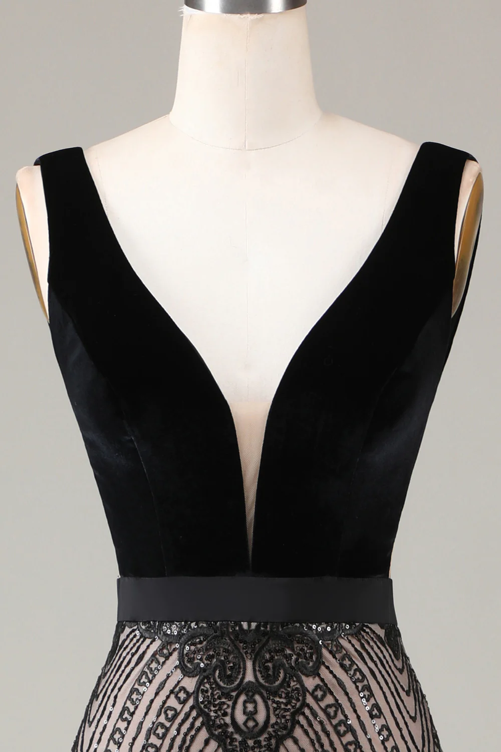 Schwarzes langes Meerjungfrau-Ballkleid mit tiefem V-Ausschnitt und offenem Rücken, DP1530