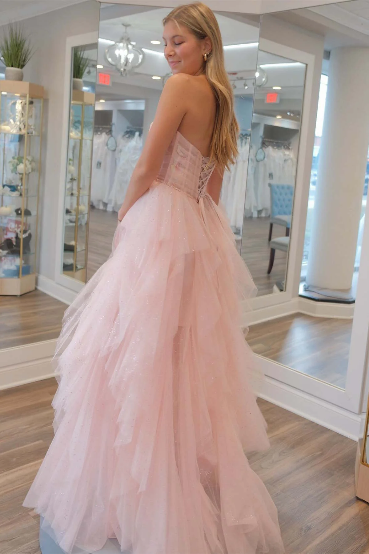 Robe de bal longue rose clair, coupe trapèze, sans bretelles, en tulle, à volants et perles, DP1551