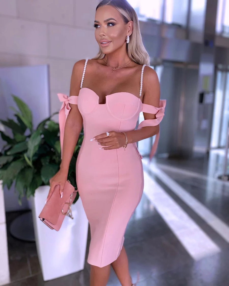 Robe de cocktail mi-longue rose clair à épaules dénudées, DP1721
