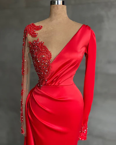 Rotes Meerjungfrau-Ballkleid mit langen Ärmeln, V-Ausschnitt und Perlenbesatz, DP2214