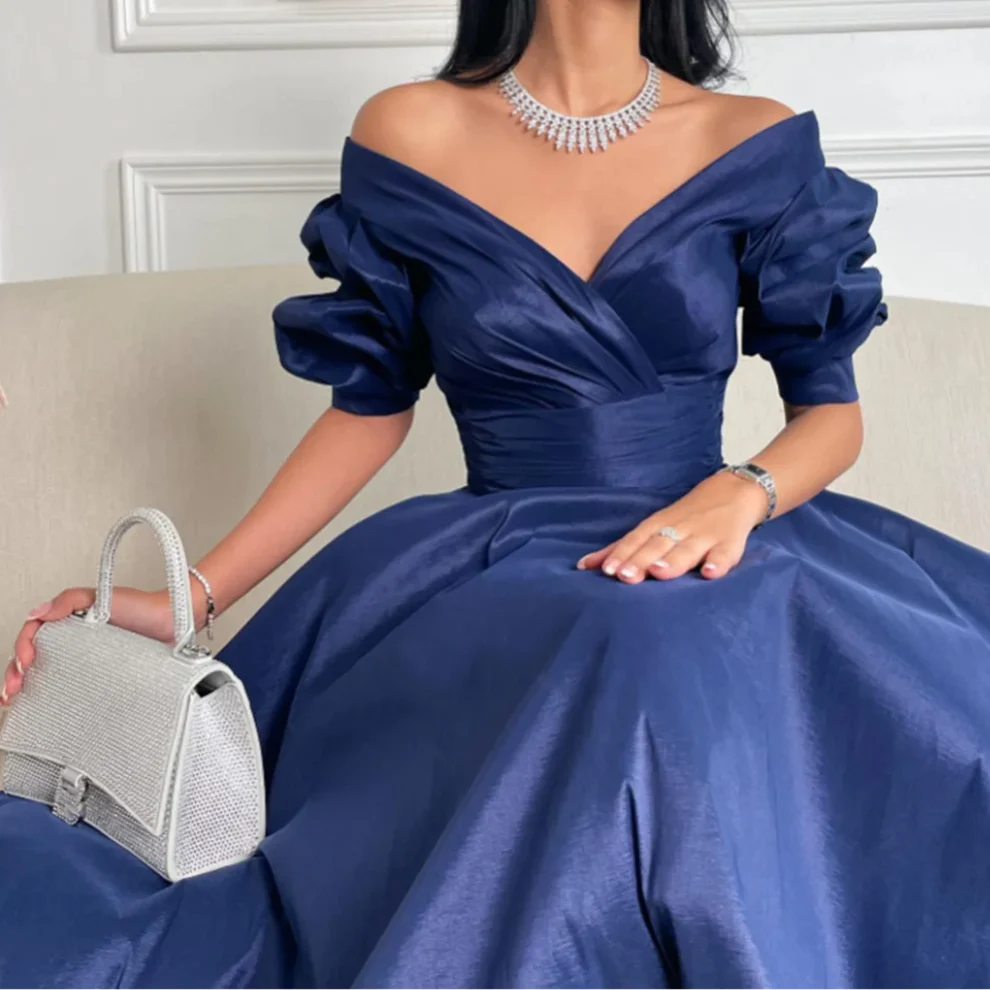 Robe de bal longue trapèze bleu marine élégante à épaules dénudées, DP2222