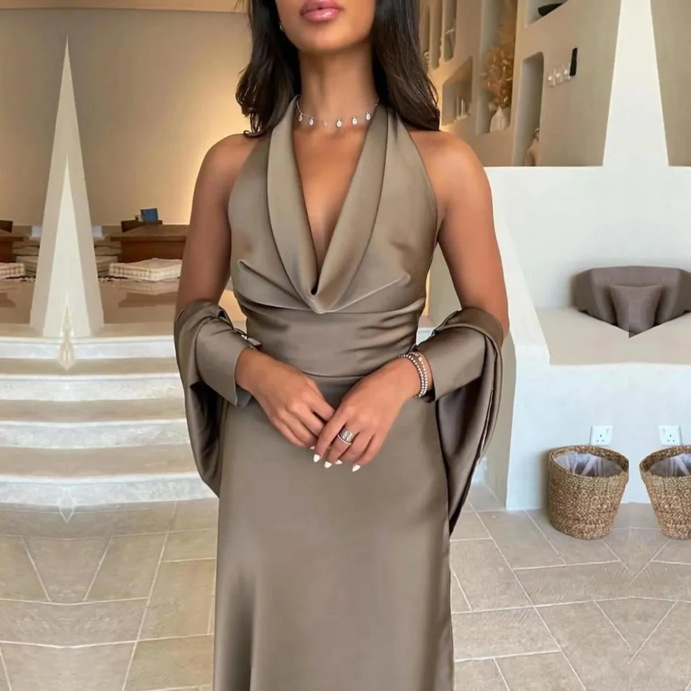 Robe de soirée sirène en satin marron dos nu, DP2240