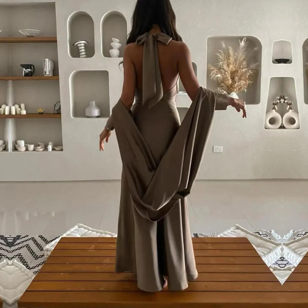 Robe de soirée sirène en satin marron dos nu, DP2240