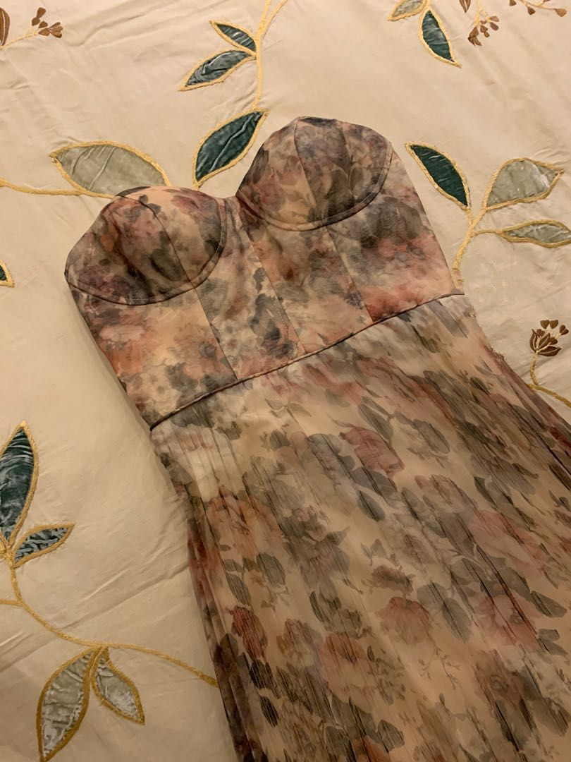 Elegantes langes Partykleid mit Herzausschnitt und Plissee in A-Linie, DP2246