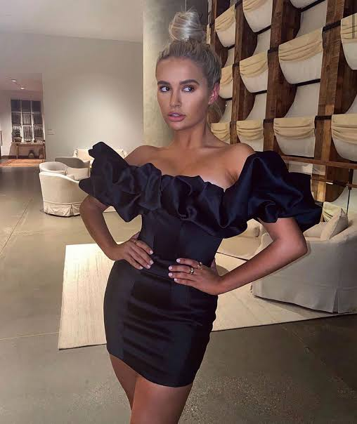 Robe de soirée courte noire en satin à épaules dénudées, DP2348