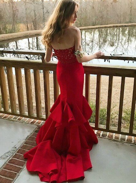 Rotes Meerjungfrau-Abendkleid mit Applikationen und Herzausschnitt und Seitenschlitz, DP402