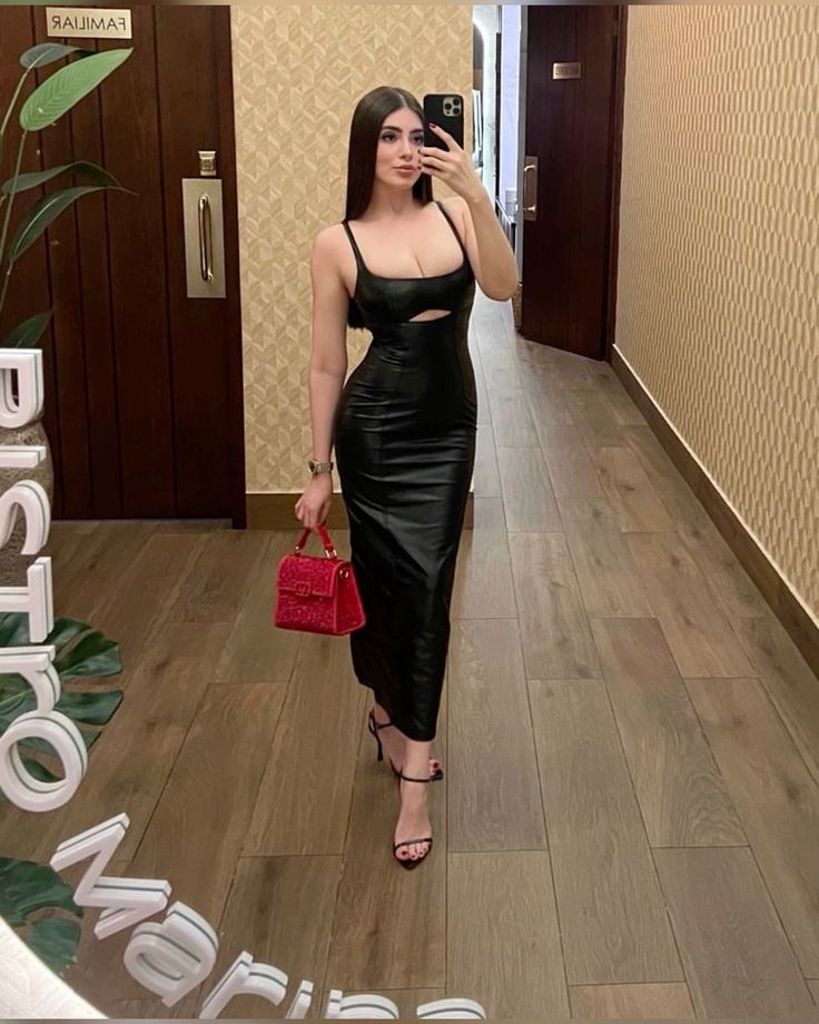Sexy schwarzes langes Abend- und Partykleid mit Trägern, DP4205