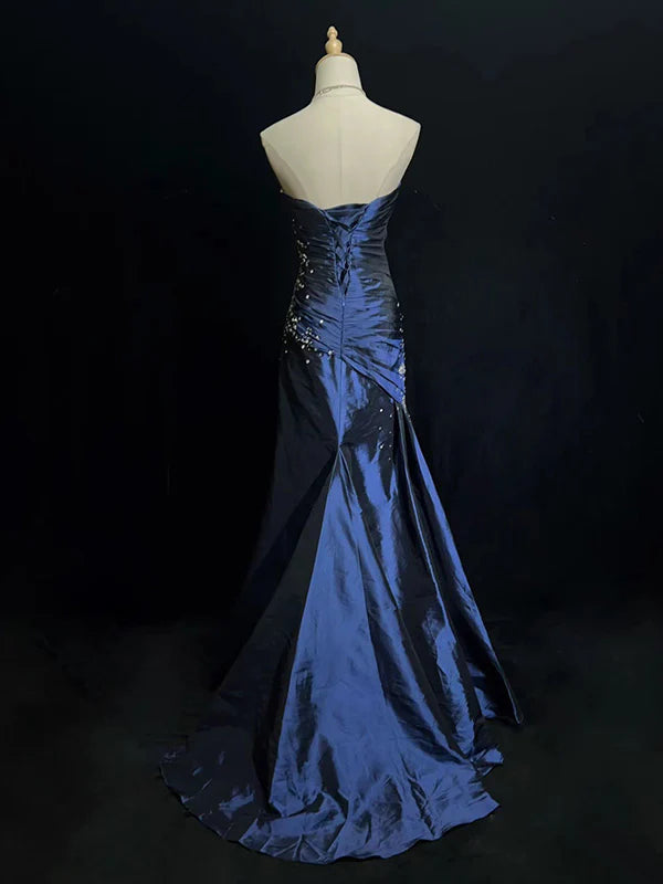Robe de bal longue bleu marine en satin à col en cœur et perles, DP4288